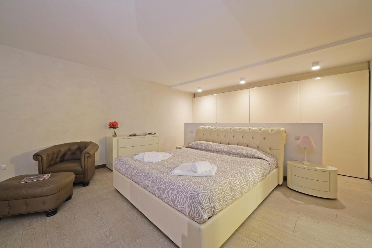 Giulia Luxury Apartment Sirmione Kültér fotó