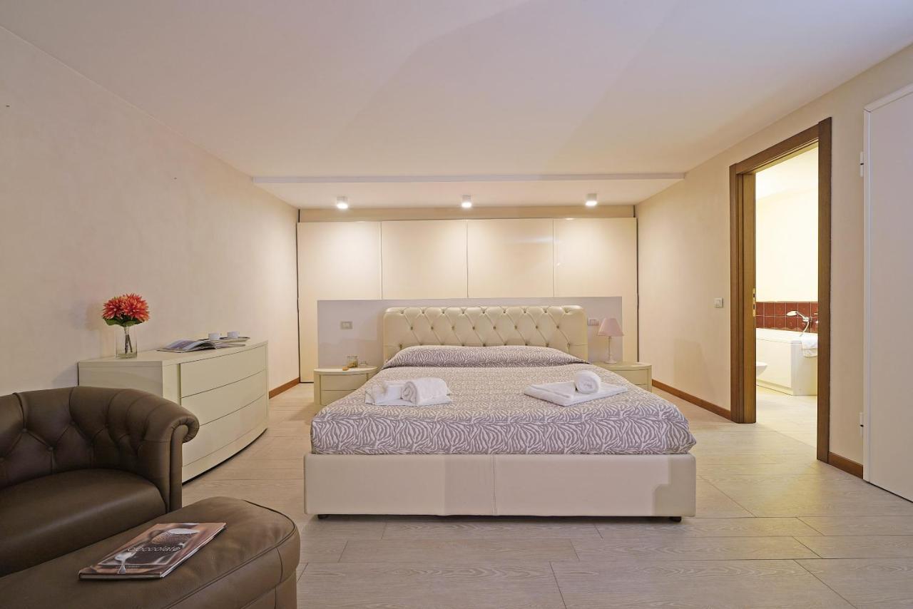 Giulia Luxury Apartment Sirmione Kültér fotó